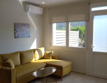 Apartment with Garden View
