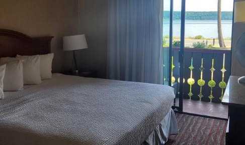 King Room - Non-Smoking