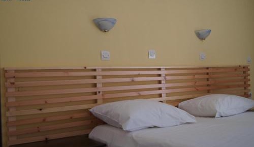 One-Bedroom Apartment (2 Adults + 2 Children)
