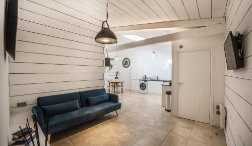 Apartment with Shower