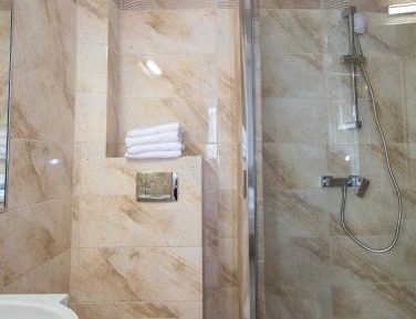 Quadruple Room with Private Bathroom