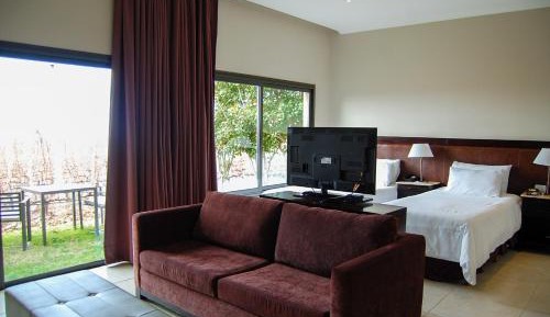 Grand Twin Guest Room with Mountain View