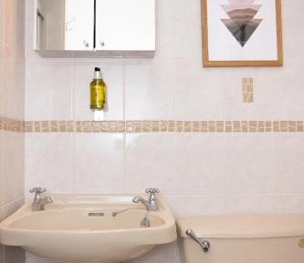 Twin Room with Shower