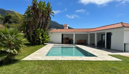 Three-Bedroom Holiday Home 