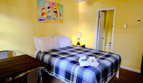 Queen Room with Futon