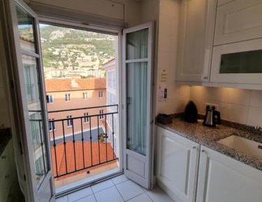 Superior Three-Bedroom Apartment