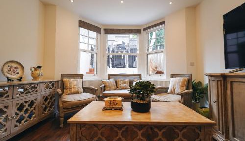 Two-Bedroom Deluxe Apartment with Garden View