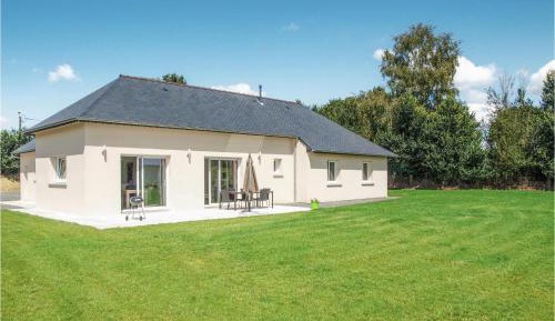 Three-Bedroom Holiday Home 