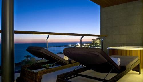 Suite- 2 Bedroom & Sea View