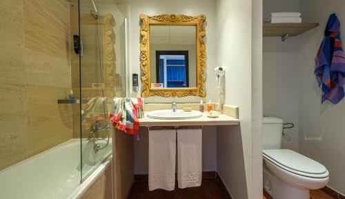 Studio (2 Adults + 1 Child)