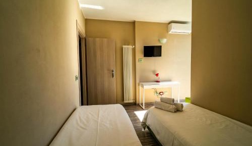 Twin Room with Private Bathroom