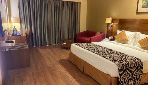 Fortune Club Exotica (Complimentary use of Club Lounge with with 2 Mocktails/Juices/ Soft Drinks with Finger Snacks between 1800 Hrs and 2000 Hrs) with 15% off on F&B ( Soft Beverage only)