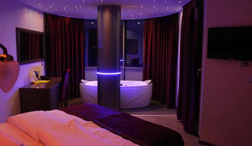 Deluxe Double Room with Balcony and Lake View