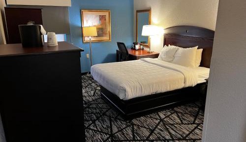 Queen Room with Bath Tub - Disability Access/Non-Smoking