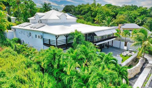 Villa with Garden View