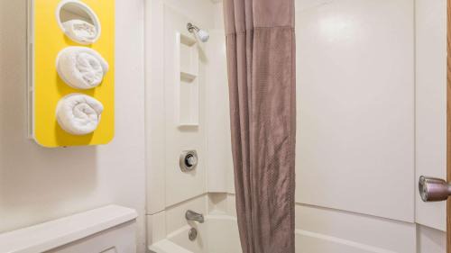 King Room - Non-Smoking