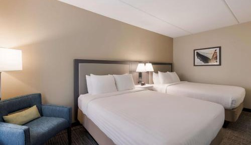 Queen Room with Two Queen Beds - Non-Smoking - Separate Building