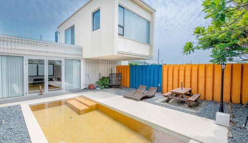 Double Room with Pool View