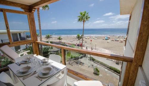 Apartment with Sea View and Balcony
