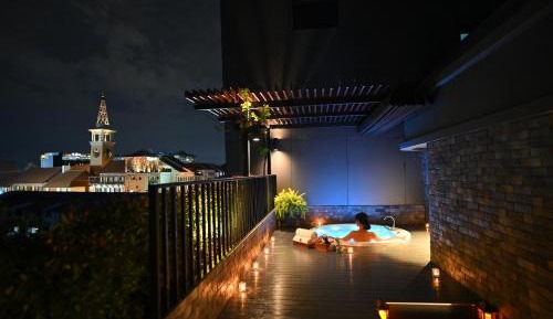  Family Suite with outdoor Jacuzzi