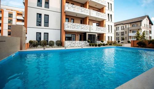 Apartment with Pool View 