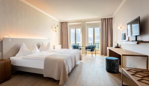 Executive Double Room with Lake View and Balcony