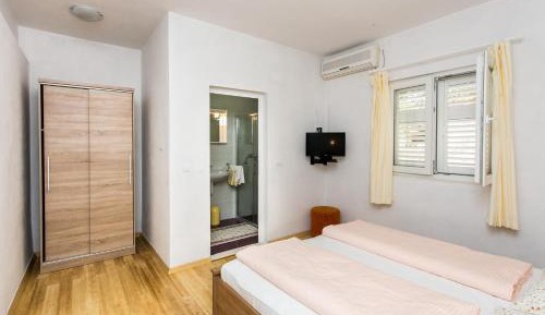 One-Bedroom Apartment with Terrace and Sea View