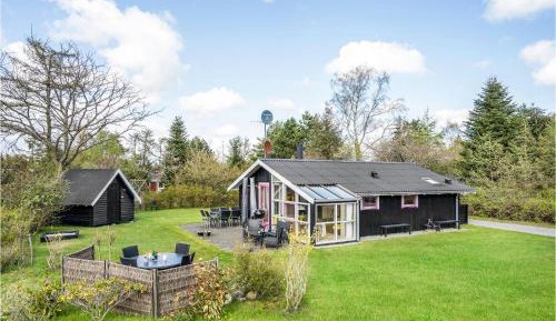 Three-Bedroom Holiday Home 