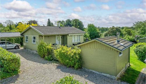 Three-Bedroom Holiday Home 