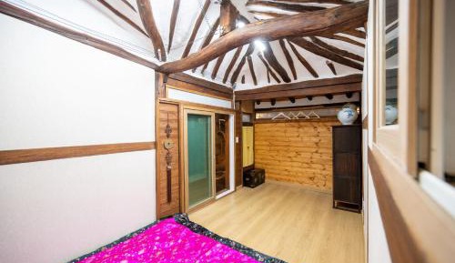 Quadruple Room with Private Bathroom