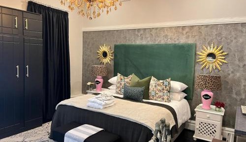 Deluxe King Suite