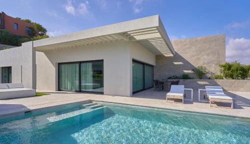 Two-Bedroom House with Private Pool 