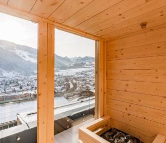 Apartment with Mountain View