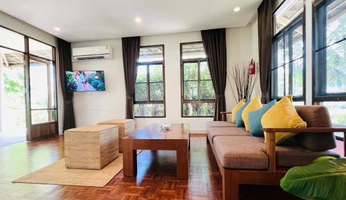 Suite with Pool View