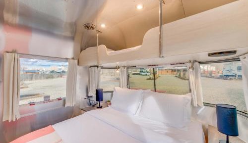 Airstream 27'