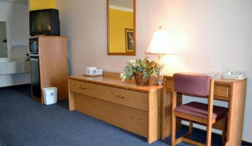 Standard Queen Room with Two Queen Beds - Non Smoking 
