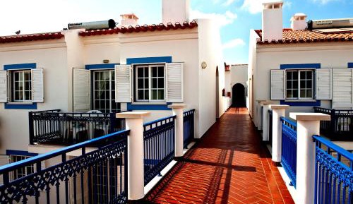 One-Bedroom Apartment Twin