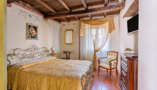 Superior One-Bedroom Apartment with Balcony