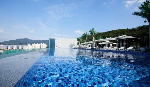 Junior Pool suite Double Room with Mountain View