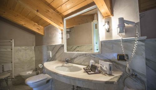 Deluxe Double or Twin Room with Spa Bath