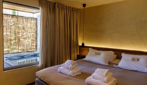 Queen Room with Spa Bath