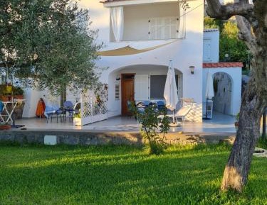 Apartment with Garden View