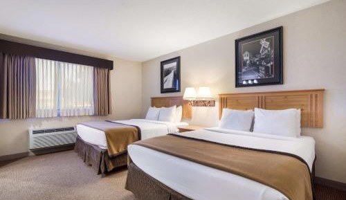 Queen Suite with Sofa Bed - Non-Smoking