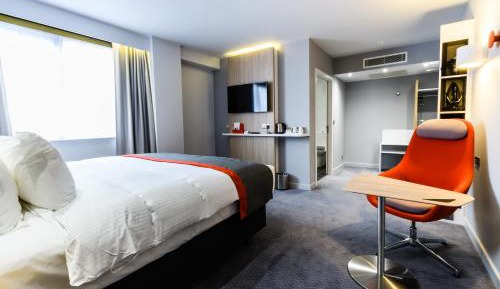 Double Room with Free Hot Breakfast - Accessible