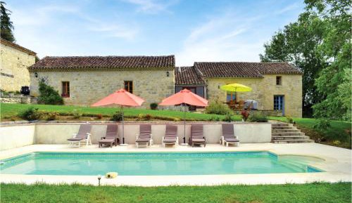 Three-Bedroom Holiday Home 