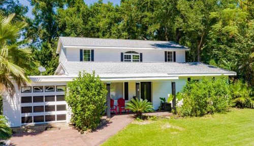 Three-Bedroom Holiday Home 