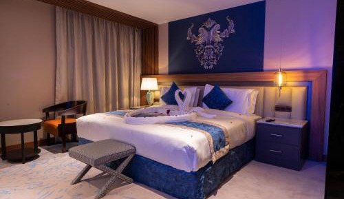 Deluxe Suite with Spa Bath