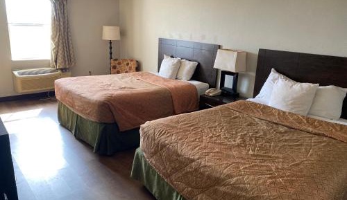 Queen Room with Two Queen Beds - Smoking