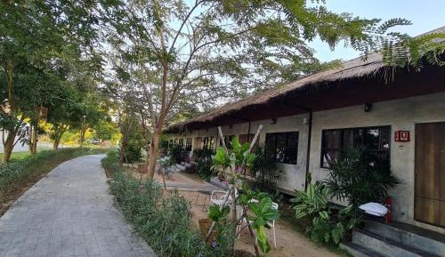 Standard Twin Room with Garden View