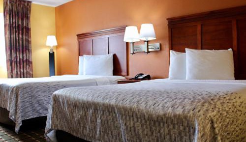 Queen Room with Two Queen Beds - Smoking